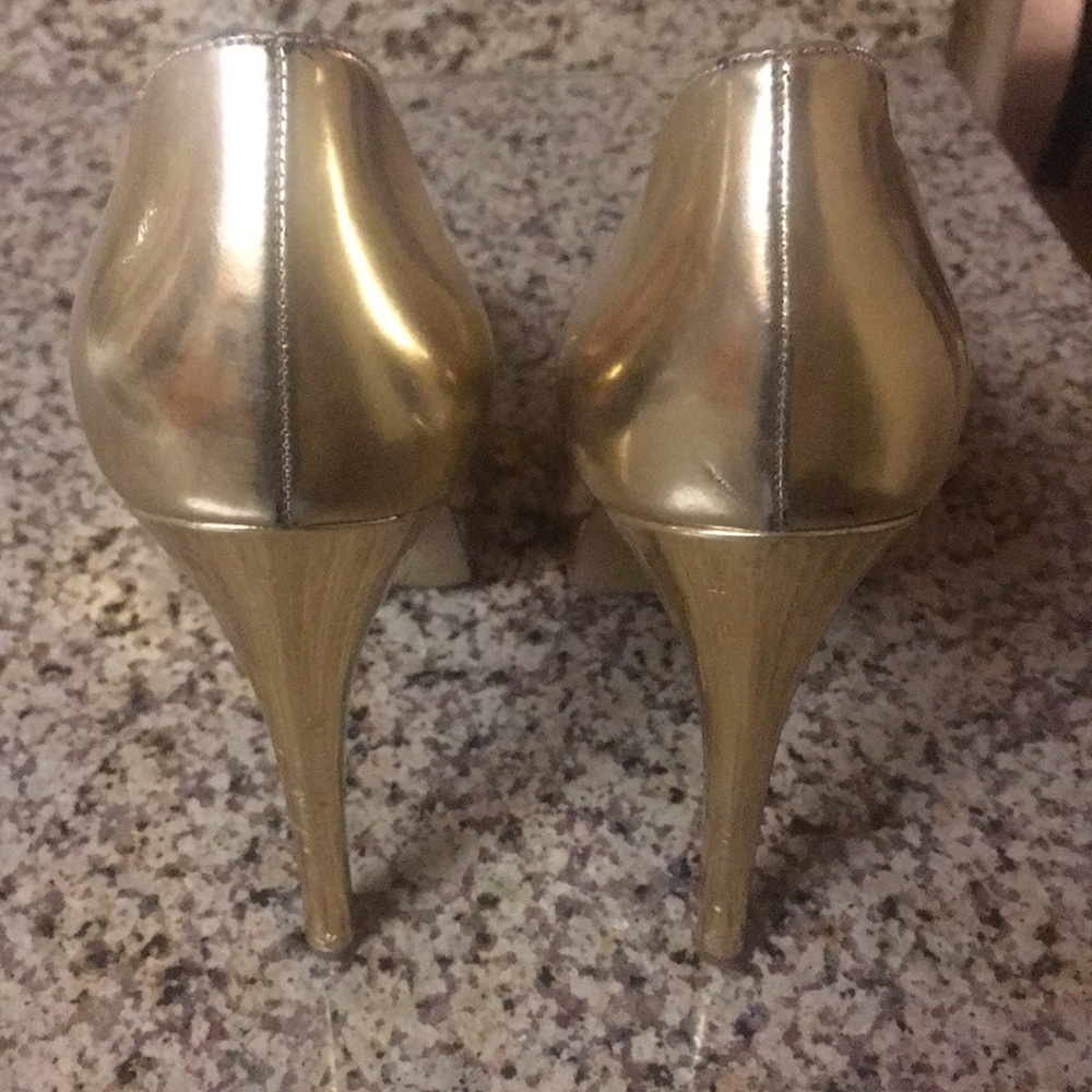 Enzo Angiolini Gold Peep Toe Pumps - Picture 4 of 6